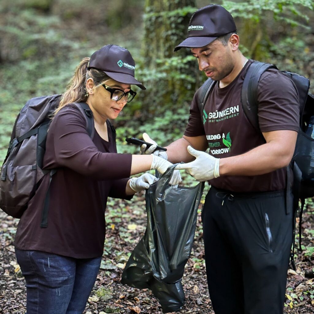 Das Bild symbolisiert das Engagement des Unternehmens für eine zukunftsfähige Lebenswelt, die Natur, Gesellschaft und Wirtschaft miteinander verbindet.